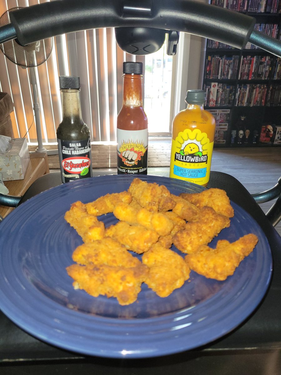 warlordlopez's tweet image. @facepunchMark tried your project x reaper edition on some dino nuggies tonight. Super delicious and wonderful heat. Can't wait to try more. #hotsauce #spiceislife