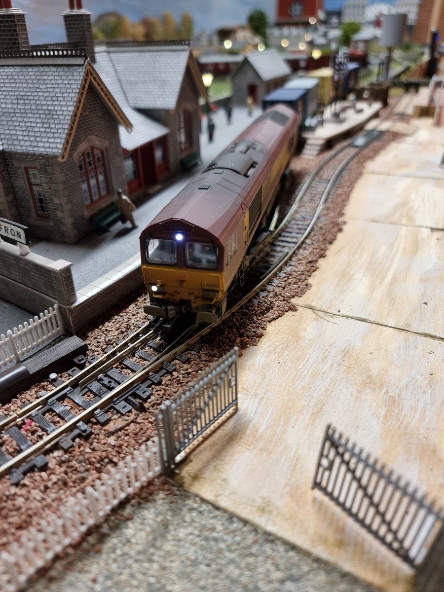 tinytrainspotter tweet media