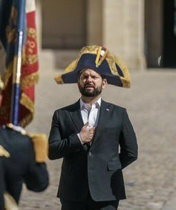 cruela_malefica's tweet photo. @Cooperativa El Loco #Boric ! 🤣🤡🌳 #BoricMerluzo https://t.co/yriWNdE7ed