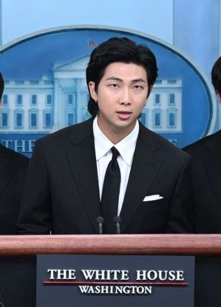 withHOPE_twt's tweet photo. 머글의 RM
                                              아미의 기미나미기미준 https://t.co/o9926CKdud