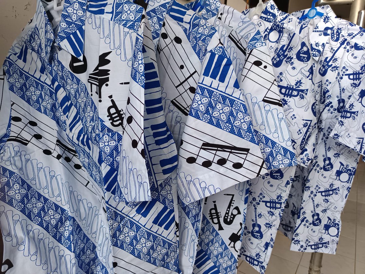MUSICSOUVENIR1's tweet photo. JUAL KAIN dan BAJU BATIK MUSIK MINAT             
wa : 082217069198 Bahan : katun primissima, halus,dingin,tidak luntur. ukuran 1 potong 2m x 1.10m  #batik #batikmusik #kainmusik #bakalan #bajumusik #kemejamusik #bajunotbalok #bajumelodi #batiknada #bajunada #kainnada https://t.co/4PFKnewWqd