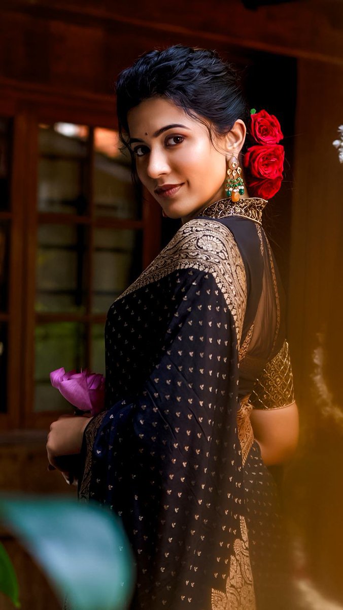 Amrita63720100's tweet image. #Uffffff

तुझे  अल्फाजों में, लिखते--लिखते, 
        💞यूँ ही, ज़िंदगी की शाम हो जाये...!! 💞

बस रहे तू ही, आबाद मेरे लफ्ज़ो में
          💞चाहे ये, जिंदगी नीलाम हो जाये...!!💞