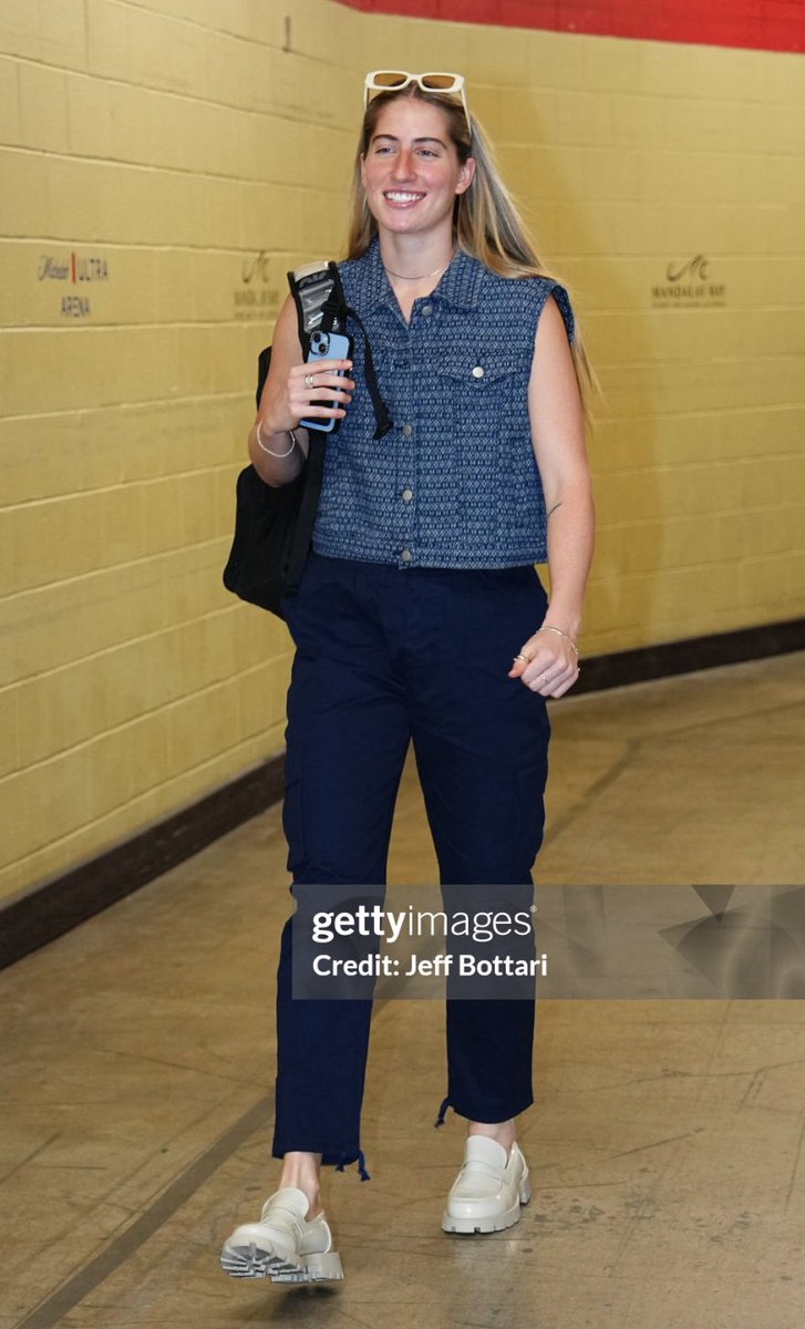 CoachMudril2z's tweet photo. OK KATE 🔥🔥🔥🔥 https://t.co/5EA6OpI3yK