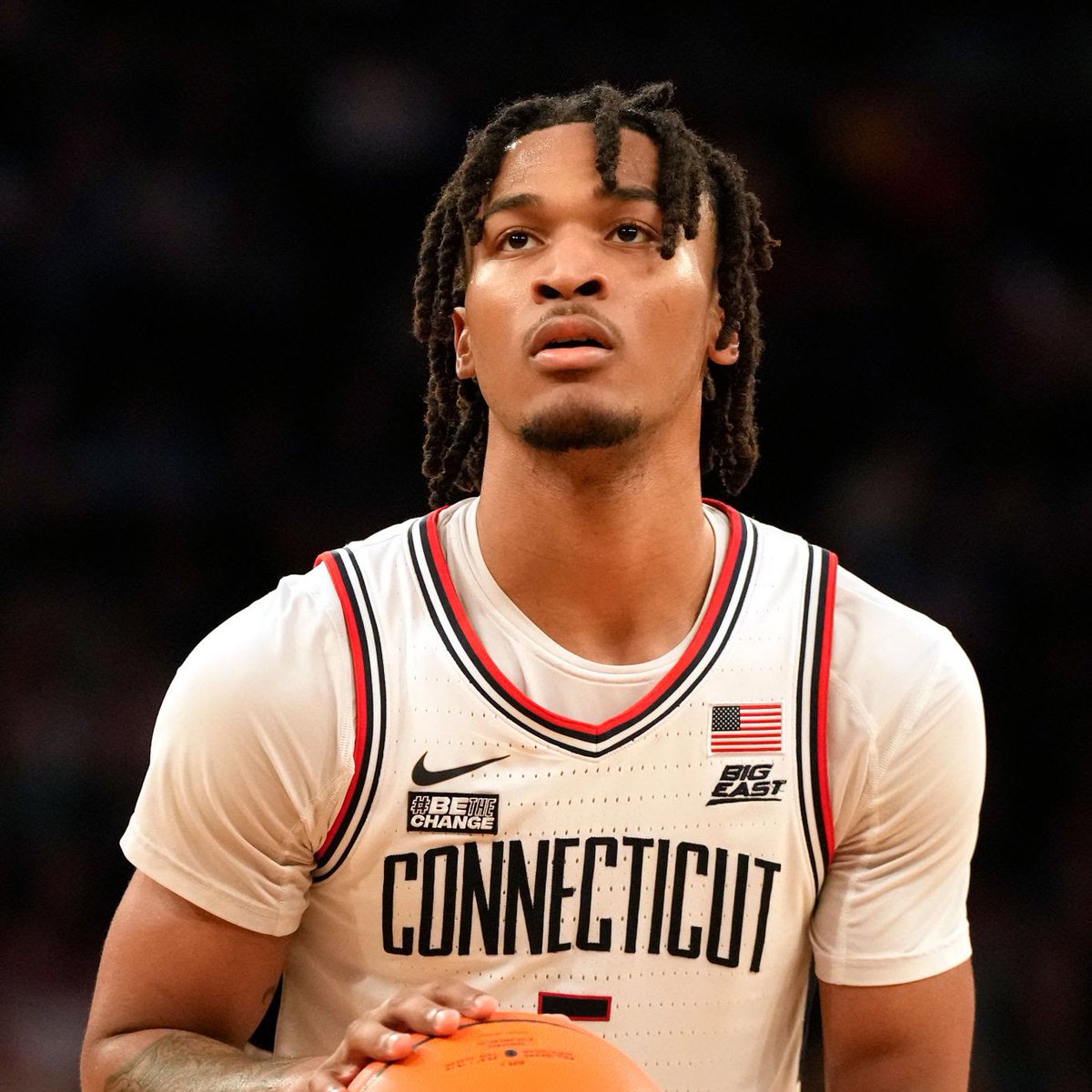 DraftExpress's tweet image. NEWS: UConn guard Stephon Castle, ESPN&apos;s No. 6 ranked prospect, has received a green room invite to attend the NBA Draft with his family, a source told ESPN.