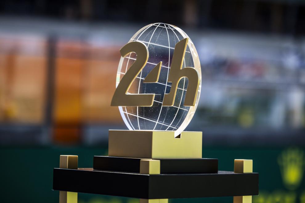 FranciscoAure's tweet photo. Bueno mi gente, ya les puedo contar que este fin de semana estaré otra vez en los relatos de las #LeMans24 #DSportsMotor y #FSMX! Transmitiremos la carrera completa para toda Sudamérica a través de @DSports nuevamente. La mejor carrera del planeta, este finde! https://t.co/xgkkEy58e7