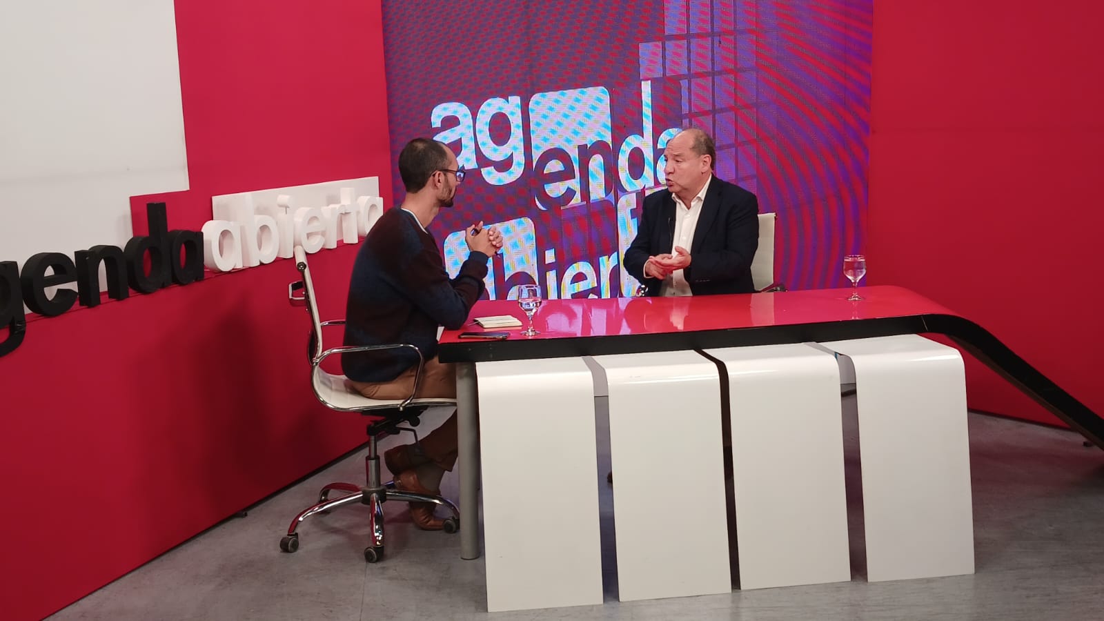 GP1h0B8WQAAwEth?format=jpg&name=large