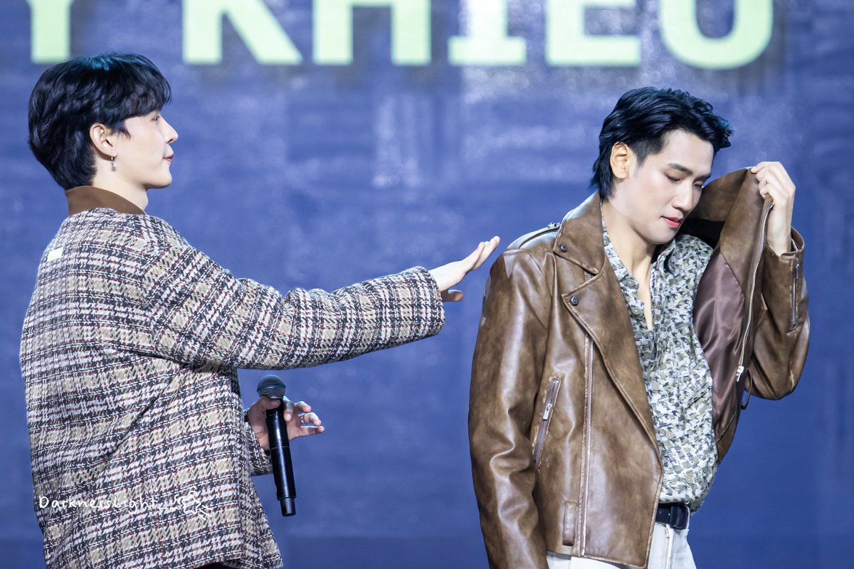 DarknessLight__'s tweet photo. อิจฉาพี่ปิง ได้เห็นพี่นัทน่ารักใกล้

#PitBabe1stFMinVN
#PingOrbnithi || @Ping_Orbnithi 
#supanut || @supanut_l
#PingNut || #ปิงนัท https://t.co/VM7tl7TmCJ
