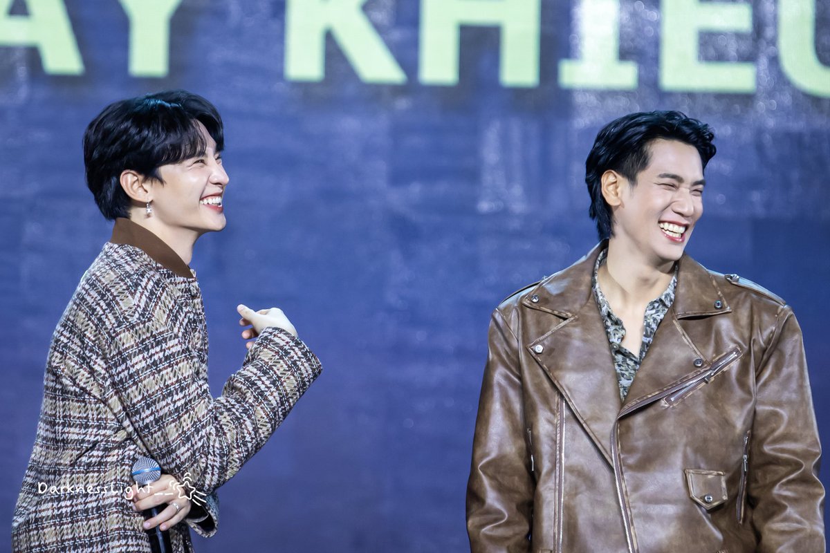 DarknessLight__'s tweet photo. อิจฉาพี่ปิง ได้เห็นพี่นัทน่ารักใกล้

#PitBabe1stFMinVN
#PingOrbnithi || @Ping_Orbnithi 
#supanut || @supanut_l
#PingNut || #ปิงนัท https://t.co/VM7tl7TmCJ