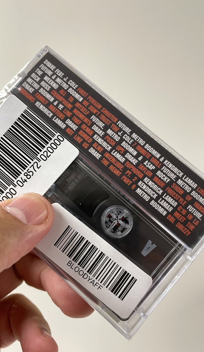 3ternalsirenity's tweet photo. no way someone made the kendrick &amp; drake rap beef into a cassette tape😭😭😭😭😭😭😭😭😭😭 https://t.co/7dMgDRQNgf