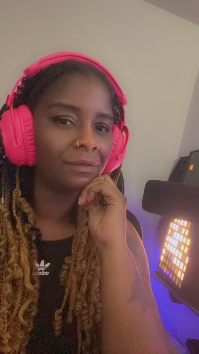 Late night apex why not the shop is open twitch.tv/iam_ikandi 💜🫶🏾