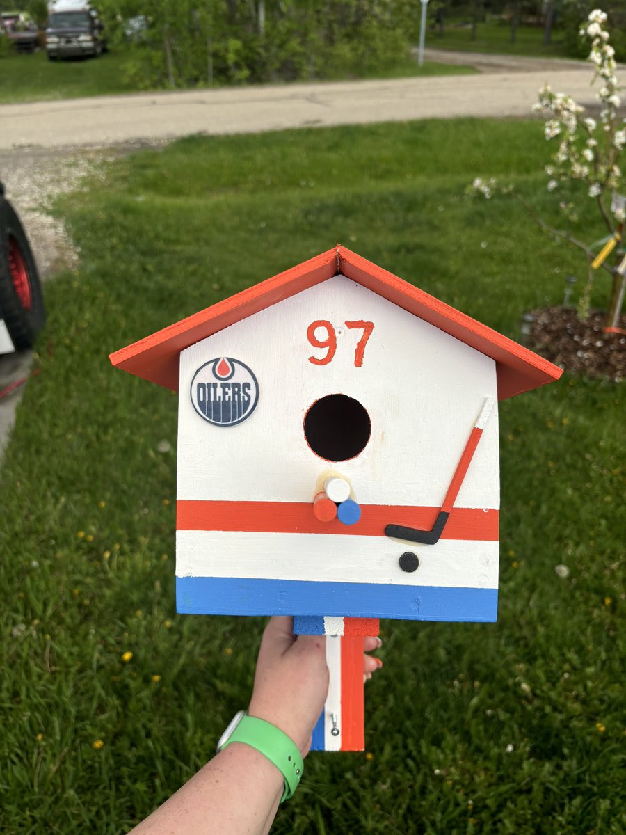 boone1493's tweet photo. With the @EdmontonOilers in the finals, my dad’s been busy making birdhouses! #letsgooilers https://t.co/HVa1HjjC9a
