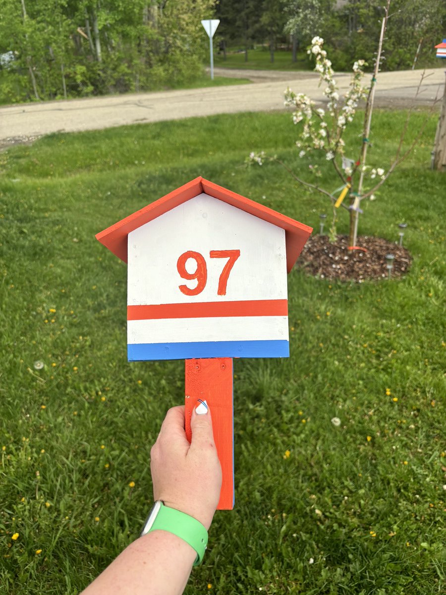 boone1493's tweet photo. With the @EdmontonOilers in the finals, my dad’s been busy making birdhouses! #letsgooilers https://t.co/HVa1HjjC9a