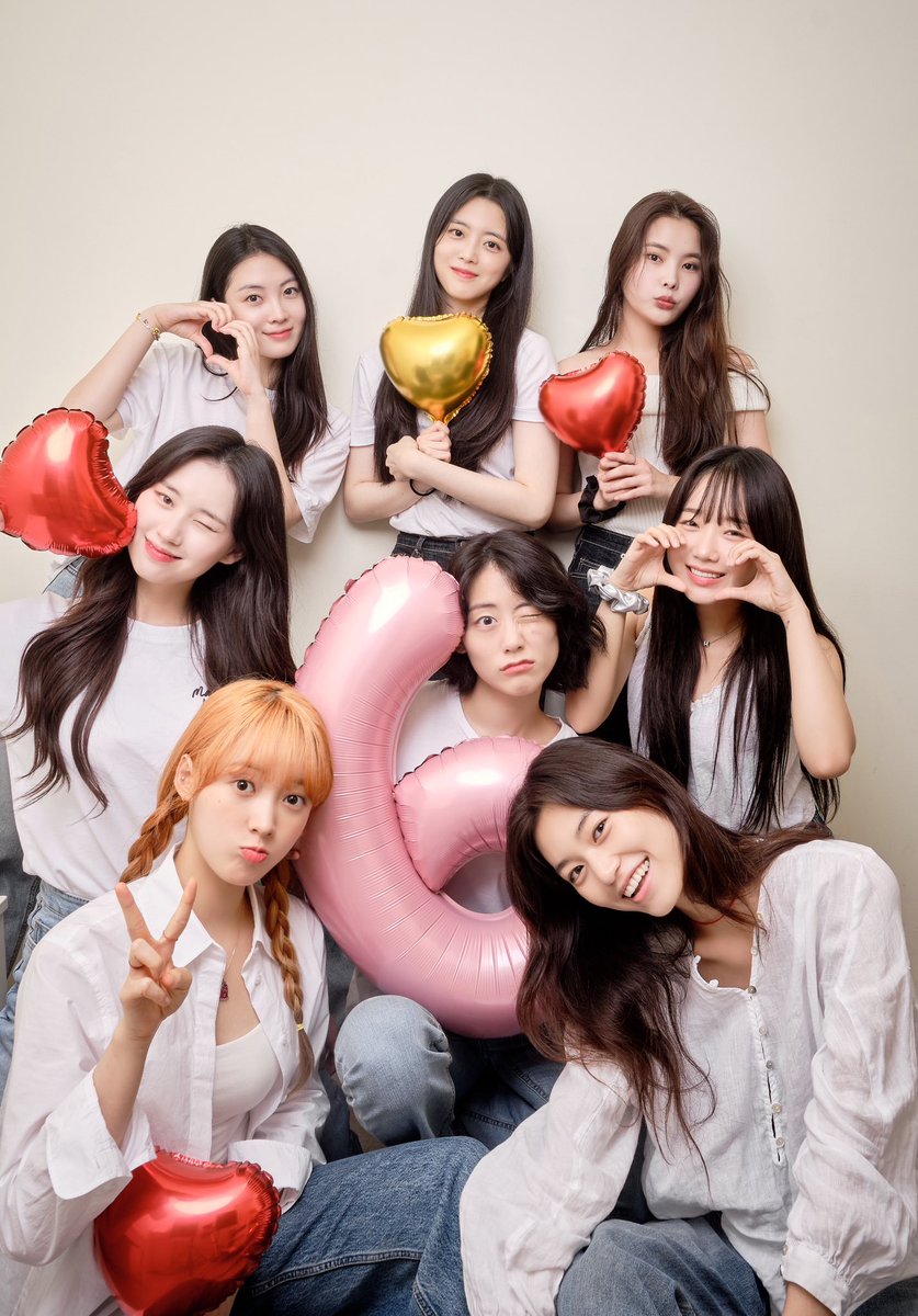 7 years of happiness❤️It was always Weki Meki all along💛And I’m glad it was always you. 

Words cannot explain how grateful I am to these amazing girls. 
From then, until now, to future, I’ve loved you and will continue to love you🧡