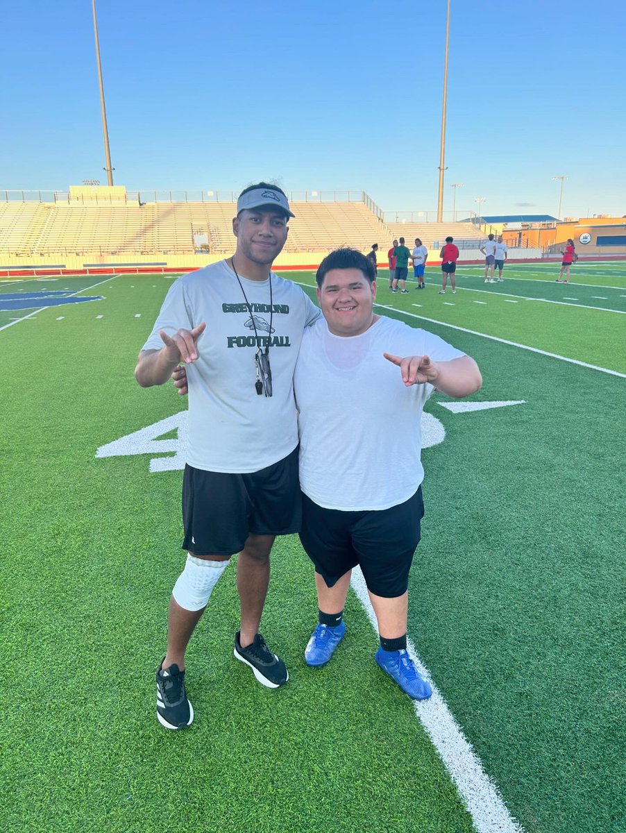 Great camp <a href="/ENMUFootball/">Eastern New Mexico University Football</a> <a href="/CoachPomfret/">Mike Pomfret</a> <a href="/AseliFinau/">‘Aseli Finau</a> <a href="/CoachKelleyLee/">Kelley Lee</a> <a href="/806hsscmedia/">Jasone Pearson</a> <a href="/M_Burk79/">Coach Burk</a> <a href="/E_Ward18/">Eric Ward</a>