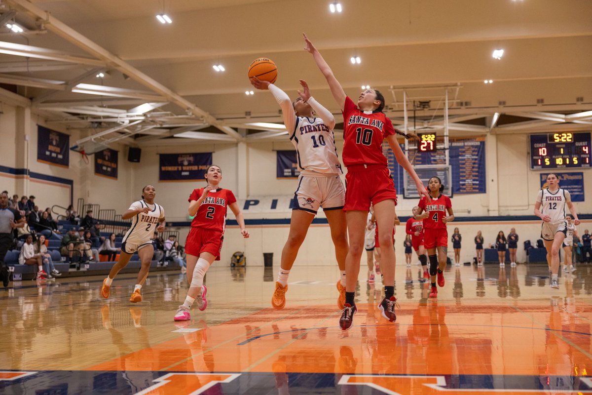 Congratulations to Bridgette McIntyre on being named Orange Coast College’s Female Athlete of the Year! She continues to earn the accolades! Way to go Gitty!! 💙🧡🏴‍☠️

📸: @liamdavisphotos 

#loading… #roadto3peat #rimreapers #burntheships #coastwomensbasketball