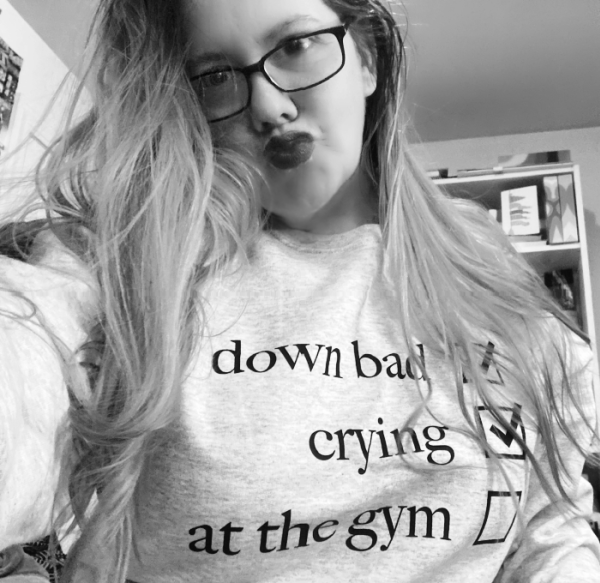 ShellyKaynyc's tweet photo. a belated #mothersday gift! #thetortuedpoetsdepartment #thisis50 #selfie #taylorswift @taylorswift13 #ttpdmerch #taylorswiftttpd @taylornation13 #downbad #TTPD https://t.co/1GvBIt7oNs
