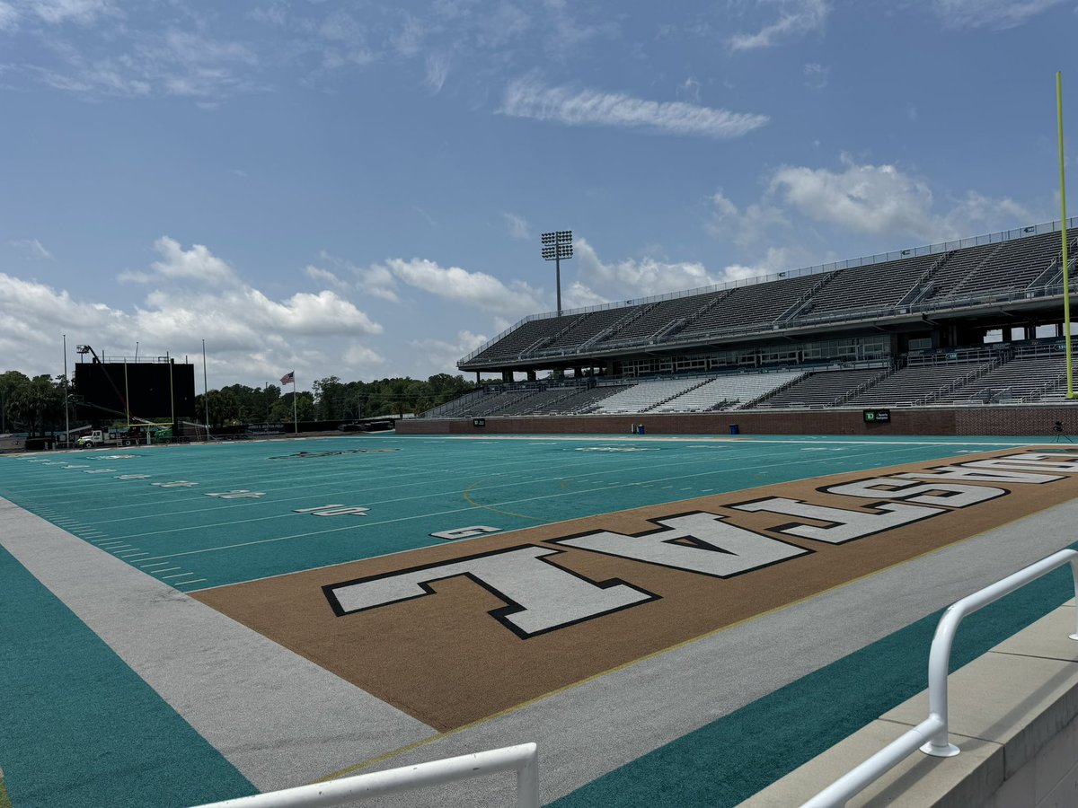 sunshinecar16's tweet image. Coastal Carolina prospect camp. Thank you to @Coachtimbeck @Cfuller29Coach @DanCarrel @Coach_Naivar.
@CoachShort2 @Coach_HTaylor