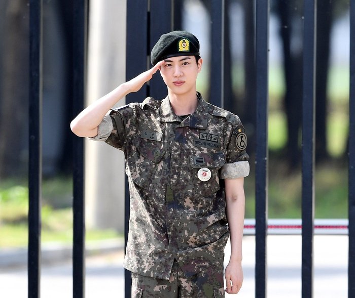 theJINPRlNT's tweet photo. [NEWS] K-Media reports that on the 12th, at the 5th Infantry Division a unit official stated,

"Jin is a famous star, but he got along well with the members of the unit without any barriers. He put his best effort into every task assigned to him &amp; was more passionate than anyone. https://t.co/5OQ4rsCjLu