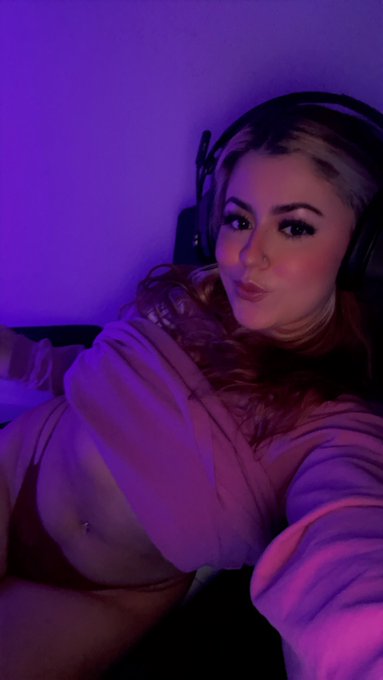 ur gamer gf https://t.co/OBwcNtyGcB