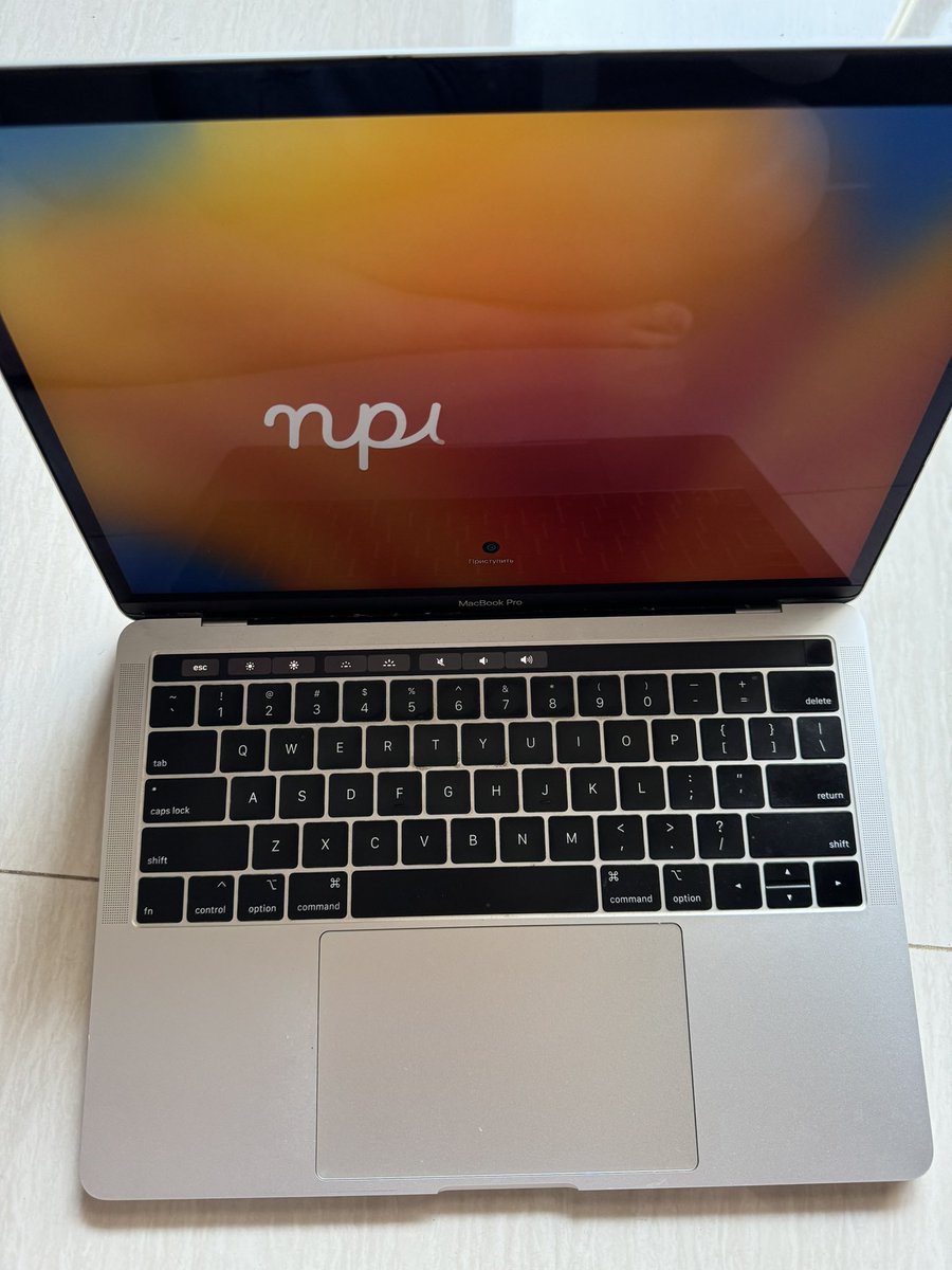scentwhore's tweet image. WANT TO SELL 
Macbook Pro 2019 Touchbar 256GB 

Dijamin harga murah 🤑 Kondisi : Mint (ada beberapa baret ) , Pemakaian Pribadi, Kondisi hardware dan software masih bagus banget . 

Kelengkapan : Unit , Box, Kabel Cas 
#wts #jualmacbook #jualmac #wtb #laptopsecond