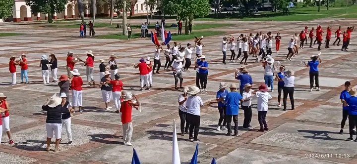 Desde la plaza de la Revolución Ignacio Agramonte tierra de el Mayor #Camagüey se filma el #Cubaila2024, la fiesta más integral e inclusiva de la Actividad Física Comunitaria. Felicidades