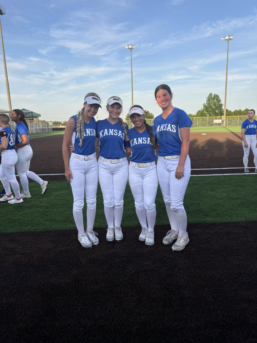 AMercadoKansas's tweet photo. Fun experience watching AMK girls @metrosports_mk All Star Game!

 @_Lailah06 @SophieHerman_12 @taylor_brees @AbbieWalden14  

#kansasforthewin https://t.co/LwUgNJSFBt