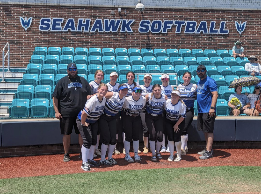 HaileyGroce2027's tweet photo. The Seahawk Experience was such a great opportunity to play at @UNCWsoftball and see some amazing competition! We went 3-2 and played competitive softball all weekend! I pitched 81% TS &amp; 9SO in 8 innings. Offensively I had a 333avg https://t.co/lNZl7J2qIp