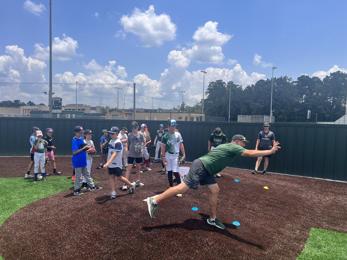 KPARKBaseball1's tweet image. Day 2 of baseball camp in the books with one more day to go! Stay hydrated, and we will see you at The Park tomorrow!
#betterthanyesterday
#Family

@HumbleISD_KPHS 
@KPARKmedia 
@kphsasbc