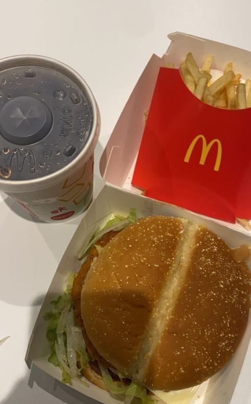 Katie Harris (@katieharri84659) on Twitter photo I'm joining my <a href="/Memeland/">Memeland ❤️ Memecoin</a> fam to celebrate 6/9 the #MemeDay at <a href="/McDonalds/">McDonald's</a>!
I’m Lovin’ MEME! ❤️🔥 I'm joining my <a href="/Memeland/">Memeland ❤️ Memecoin</a> fam to celebrate 6/9 the #MemeDay at <a href="/McDonalds/">McDonald's</a>!
I’m Lovin’ MEME! ❤️🔥