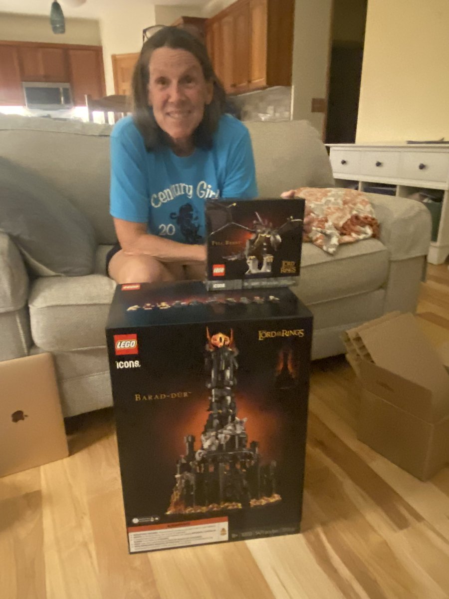 theallenmother's tweet photo. Got this bad boy for my birthday!!! Can’t wait to put it together 😁#barad-dur #lotr https://t.co/NxtDunDeV4