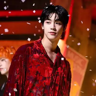 Natamarsol's tweet photo. Agrego al hilo de idols actores a #LeeSeungHyub rapero y cantante de #NFlying que en este 2024 obtuvo reconocimiento como #BaekInHyuk en #LovelyRunner También ha trabajado en #Neverthless #ShootingStars y la próxima #LoveNextDoor entre otras https://t.co/95ZqnNRt9t