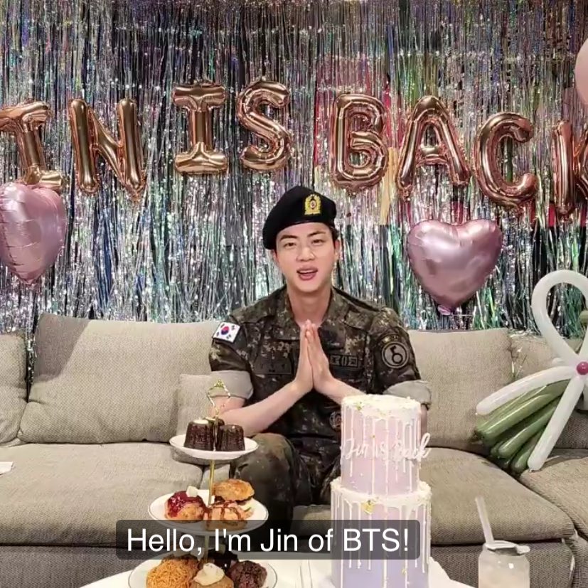 btschartsxdaily's tweet photo. JIN IS BACK! https://t.co/a3dZsGEGfv
