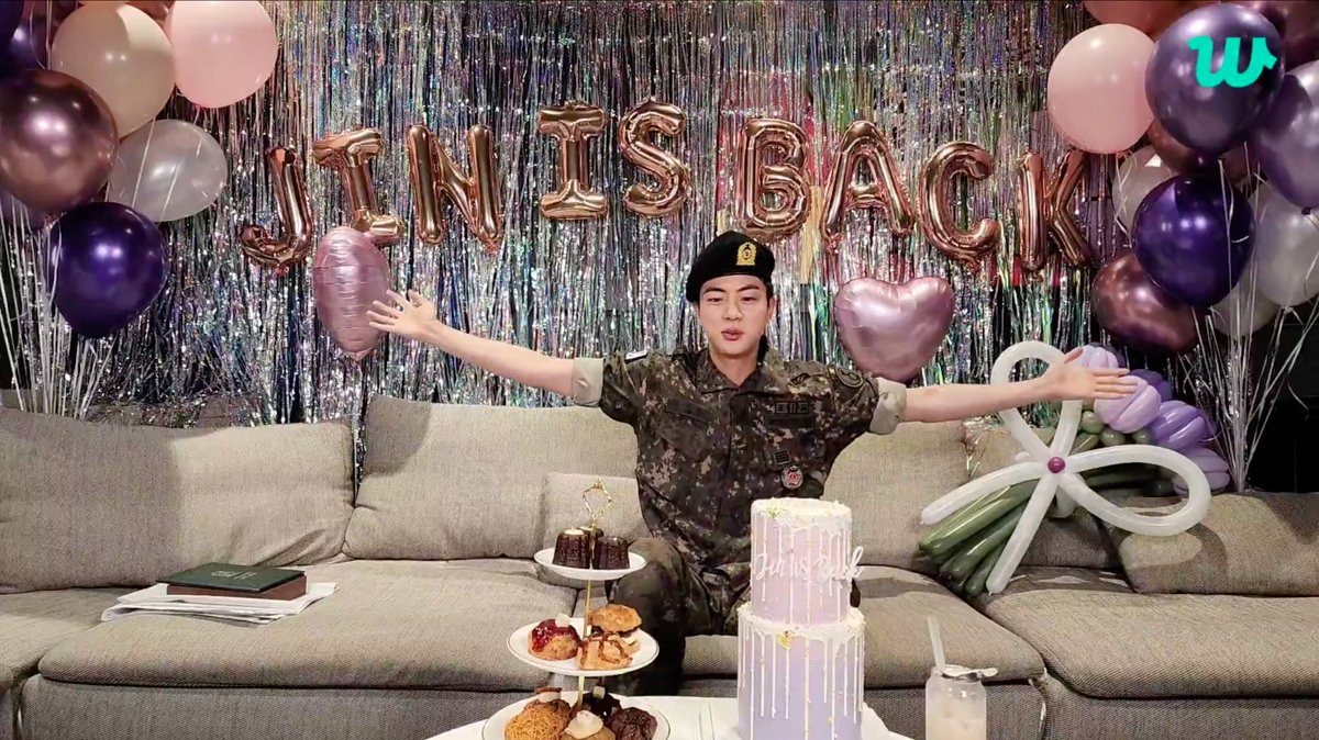 #Jin: ปกติผมหล่อกว่านี้นะแต่เมื่อกี้ผมร้องไห้ไปตอนพิธีปลดประจำการ ตาผมก็เลยบวม หน้าผมก็.. ผมเป็นคนที่มั่นใจในใบหน้าแท้ ๆ แต่วันนี้ความมั่นใจผมลดลงนิดนึง เมมเบอร์ของเราก็มาอวยพรด้วย ที่ผมเซอร์ไพรส์ก็คือ พอเปิดประตูเข้าบริษัทมา พนักงานทุกคนก็อวยพรว่า ซอกจินยินดีกับการประจำการด้วยนะ