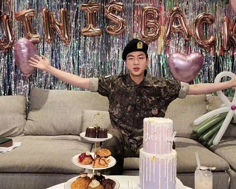 rahmdess27's tweet photo. JIN LIVE 2024!!!!!! AVAILABLE SUBTITLE 😭😭😭😭😭😭 https://t.co/K0AdJ4C1iL