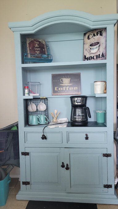 Look what I did 😊 Sanded and painted.. then sanded it again because the stupid drawers and doors wouldn't<a href="/tag/mvsales"class="tags"><span>#mvsales</span></a>