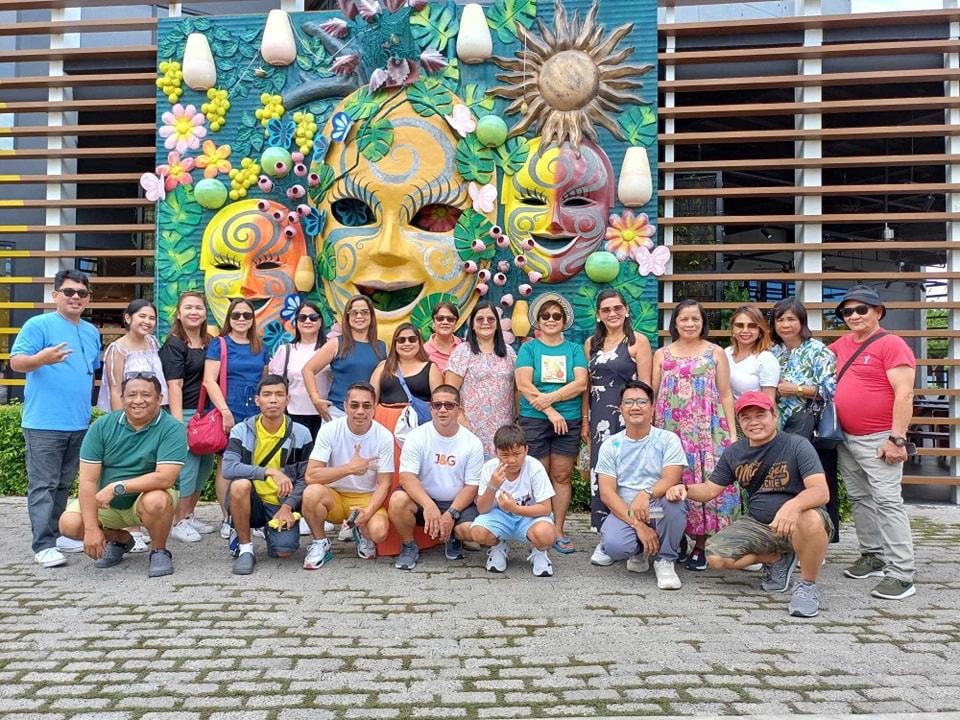 TravelAree's tweet photo. Hello Bacolod City! Hello City of Smile! 

A vibrant and welcoming destination that never fails to charm its visitors.

So, why not immerse yourself in the warmth and beauty of Bacolod City and create unforgettable memories that will stay with you for a lifetime? 

#BacolodCity https://t.co/uNc2LCrKYt