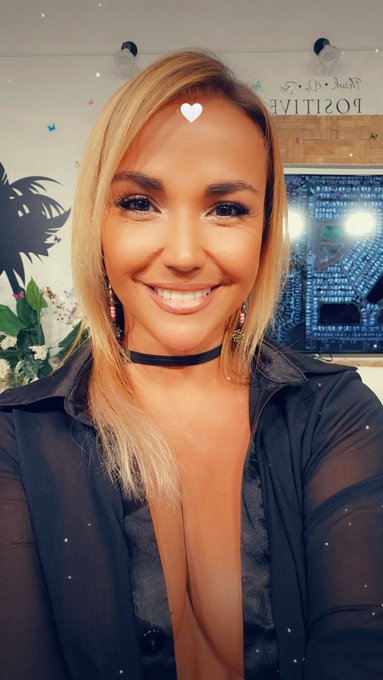 Night night 🌙 https://t.co/FCEHOJnGZw<a href="/tag/live"class="tags"><span>#live</span></a><a href="/tag/jennyscordamaglia"class="tags"><span>#jennyscordamaglia</span></a><a href="/tag/topics"class="tags"><span>#topics</span></a><a href="/tag/jennymiamit"class="tags"><span>#jennymiamit</span></a>