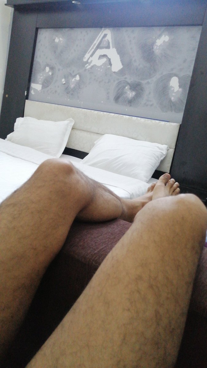 #سالب_الطائف #موجب_الطائف #مبادل_الطائف اي ممحون سالب نحيف انا بالفندق لحالي بالطايف لايجي الا الجاد غير كذا لا يجي عشان ما اغلط عليه #سالب_الطايف #موجب_الطايف #مبادل_الطايف