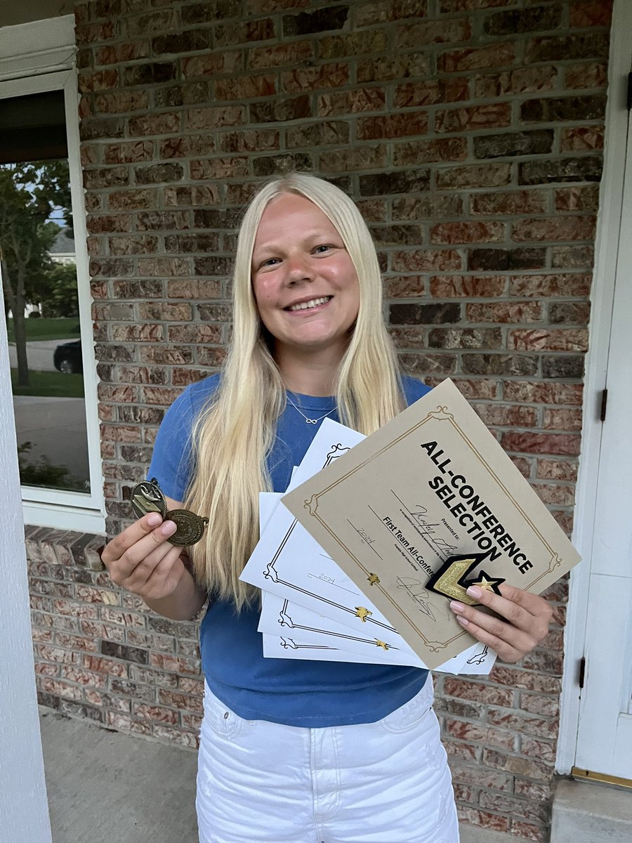 Kailey Anderson (@kailey_2026) on Twitter photo Great end to my Sophomore season, our team 20 wins. I broke the schools extra base hit and RBIβs in a season record and tied the home runs in a game record. I also was 1st Team All-Conference and a Scholar Athlete. Gonna miss our seniors!  <a href="/SaberFastpitch/">Franklin Softball</a> Great end to my Sophomore season, our team 20 wins. I broke the schools extra base hit and RBIβs in a season record and tied the home runs in a game record. I also was 1st Team All-Conference and a Scholar Athlete. Gonna miss our seniors!  <a href="/SaberFastpitch/">Franklin Softball</a>