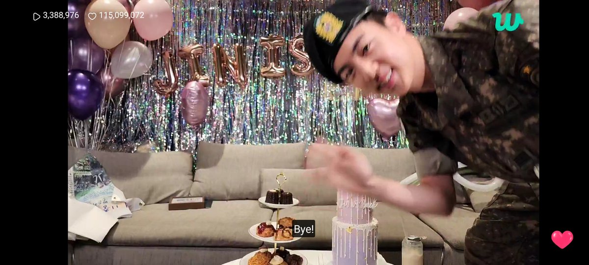 Do we even deserve him??
He said he wanted to give everyone a free hug, even if it would have taken a month to do so 😭
#JinIsFree #ApoBangpo