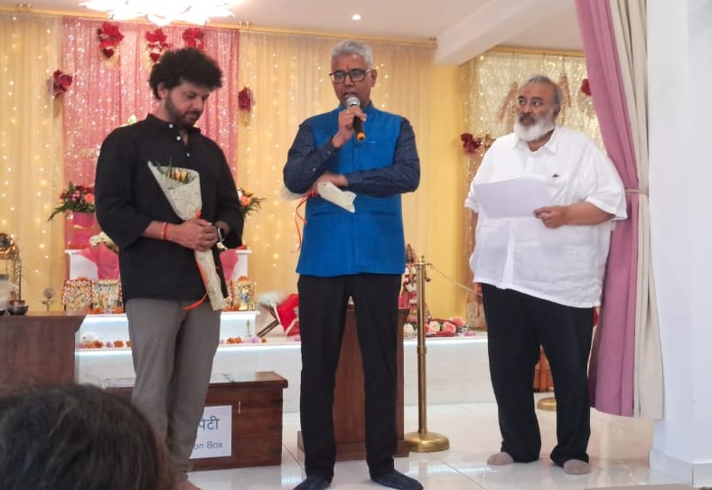 IndiainCyprus's tweet photo. High Commissioner @ManishGIfs attended India's National Award-winning vocalist @maheshmkale's performance organized by Sanskriti Cyprus in Nicosia, followed by a interaction with members of Indian community. #IndiaInCyprus #CulturalExchange 🇮🇳🇨🇾 https://t.co/TGfPwblt7l