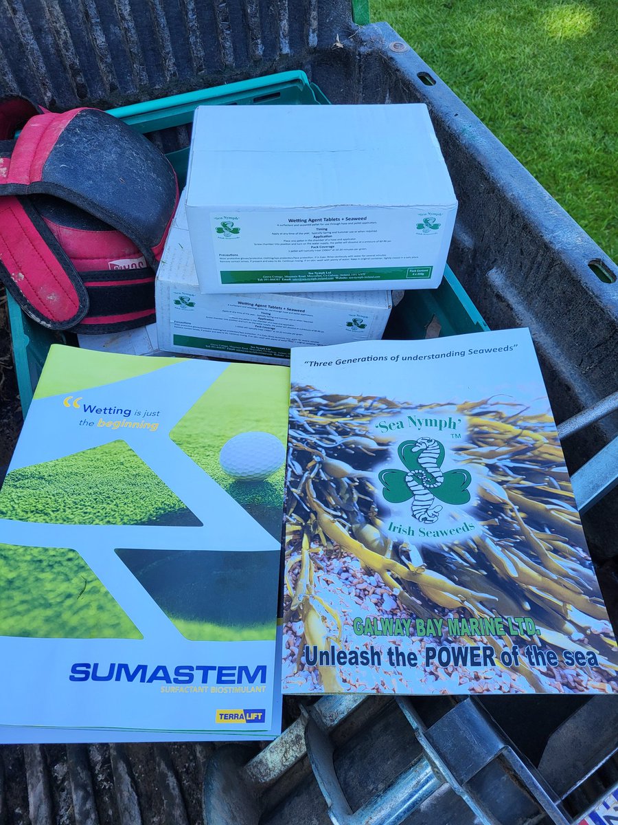 Briand40adare's tweet image. Great wetting agent tablets dropped in this morning from @kima_omara and @NymphDavid 👍⛳️👌👌 @adaremgc_1900 @greenkeepingire