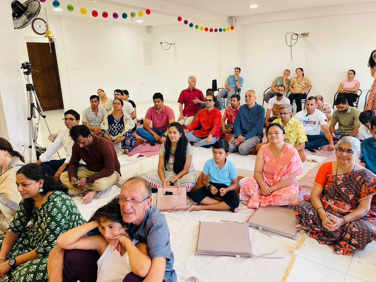 IndiainCyprus's tweet photo. High Commissioner @ManishGIfs attended India's National Award-winning vocalist @maheshmkale's performance organized by Sanskriti Cyprus in Nicosia, followed by a interaction with members of Indian community. #IndiaInCyprus #CulturalExchange 🇮🇳🇨🇾 https://t.co/TGfPwblt7l