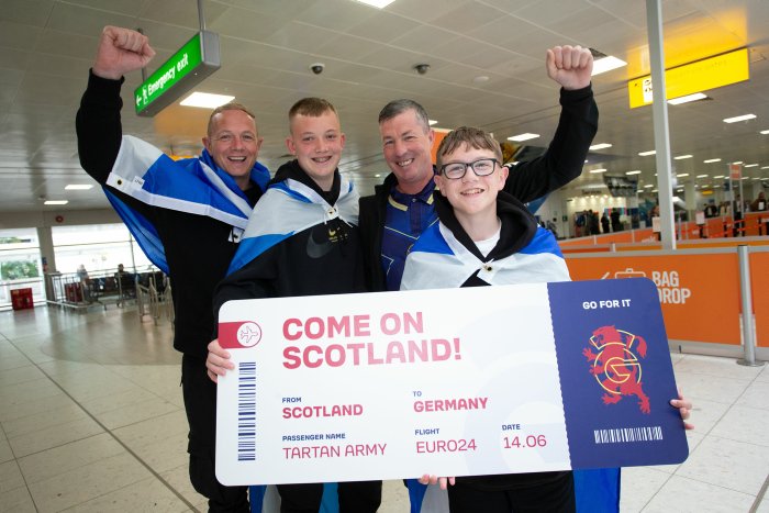 PLZSoccer's tweet photo. Scotland at the EUROS   🏴󠁧󠁢󠁳󠁣󠁴󠁿

📸 PICTURED: Excited Scotland fans are in high spirits as they set off for Germany ahead of Friday's #euro2024 opener in Munich 

#euro2024 I #Scotland I #GERSCO https://t.co/ZExnHlkFD0