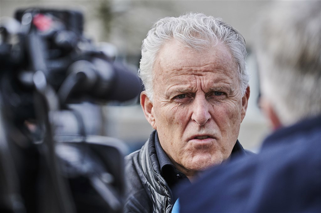 MSNNL's tweet image. De negen mannen die terechtstaan voor de moord op Peter R. de Vries krijgen vandaag hun straf te horen. 🧑‍⚖️🏢
#PeterRdeVries #Gerechtigheid #Rechtspraak #TrueCrime #Nederland
msft.it/6017YQYp5