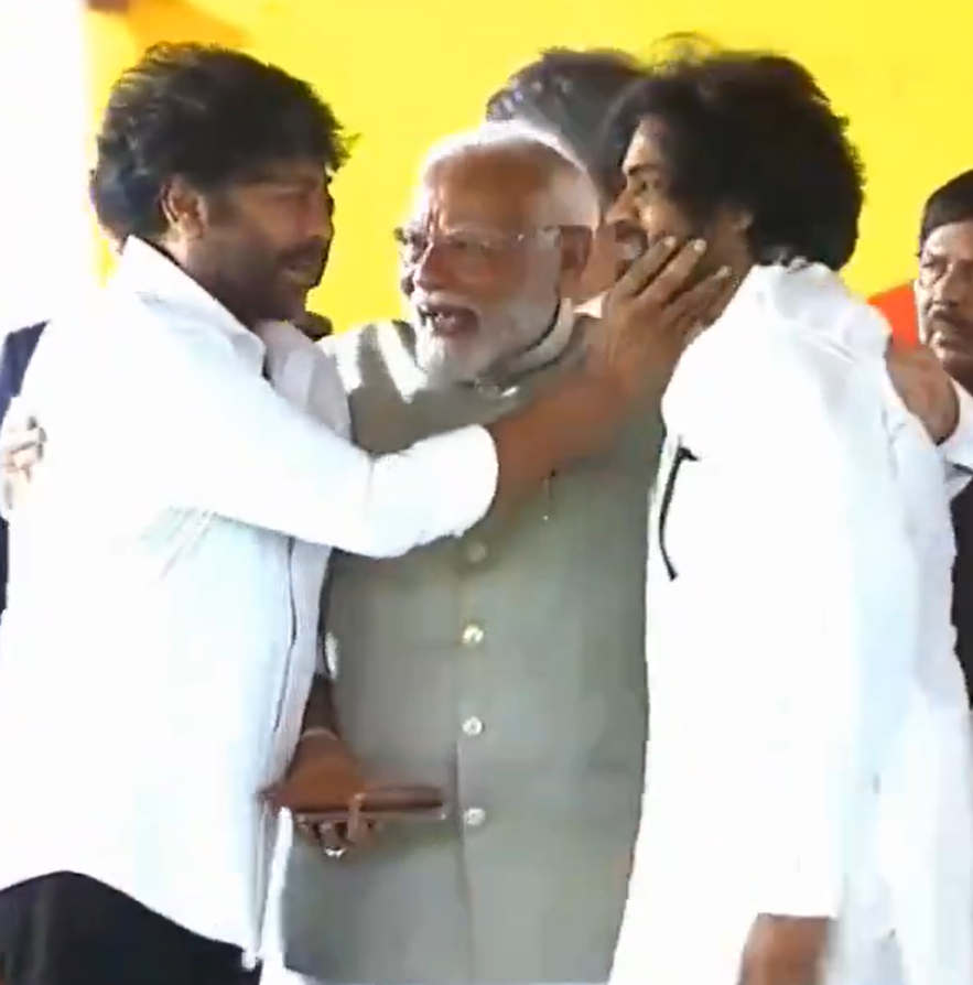 jaabilamma's tweet photo. రాజునే నీ చెంతకు తోలుకొస్తా...!
రారాజునై  నీ చేతికి  కానుకిస్తా…!! https://t.co/WkbQ0SpPPb