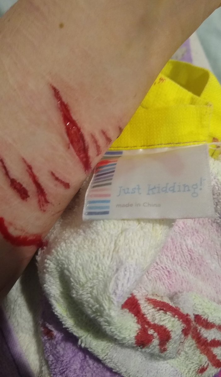 yakaiyon's tweet photo. If I make it to a year clean I’m gonna buy a rainbow sponge cake. 

September 12th better involve a rainbow sponge cake I or I’m going to actually 😂😂😂😂😂😂😂😂
(meaning: I will be very upset if I don’t make it to a year clean)

I miss being able to cut but it’s for the best. https://t.co/L7sxVOi4np