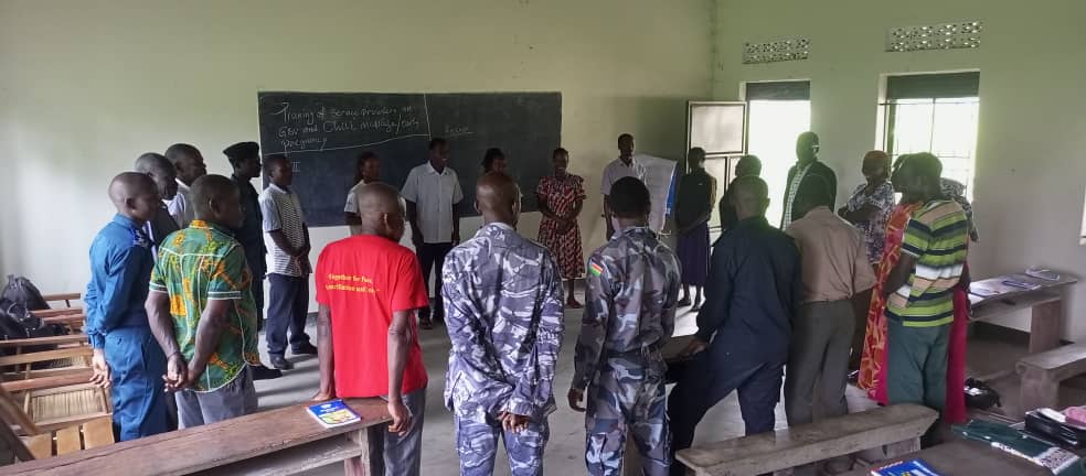 manue25155's tweet photo. GBV remains a pervasive issue, demanding a concerted &amp; multifaceted response. To effectively combat this scourge, it is crucial to equip service providers with the necessary knowledge, skills &amp; sensitivities.
Thanks to @UNFPASouthSudan for the support on this training in Yambio. https://t.co/x2Kqt4Dc71