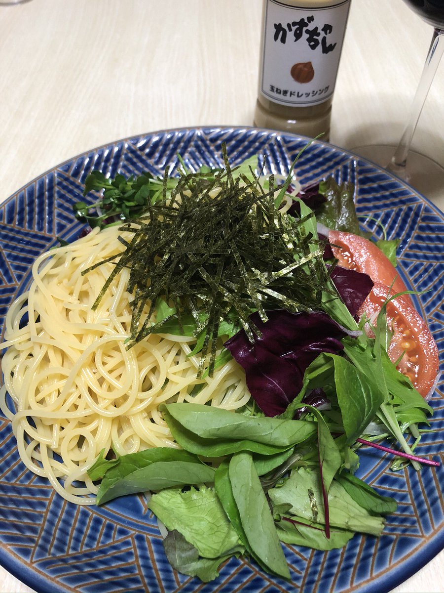 kazuchan_42's tweet photo. かずちゃんドレッシング‼️
冷製パスタ（パスタは表示時間より1分長く茹でて下さい）
流し水にかけて氷水で冷やして下さい♪
今からの季節最高に美味しいですよ~😋
ネット販売してます❣️ https://t.co/toc5o317Cd