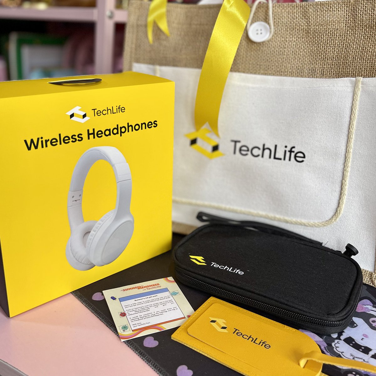 LhyzieBongon's tweet image. #MakeLifeSimple but #ASummerToRemember with #TechLifePH Wireless Headphones 😎 

#TechLifePH #TechLifePhilippines #TechLifeWirelessHeadphones